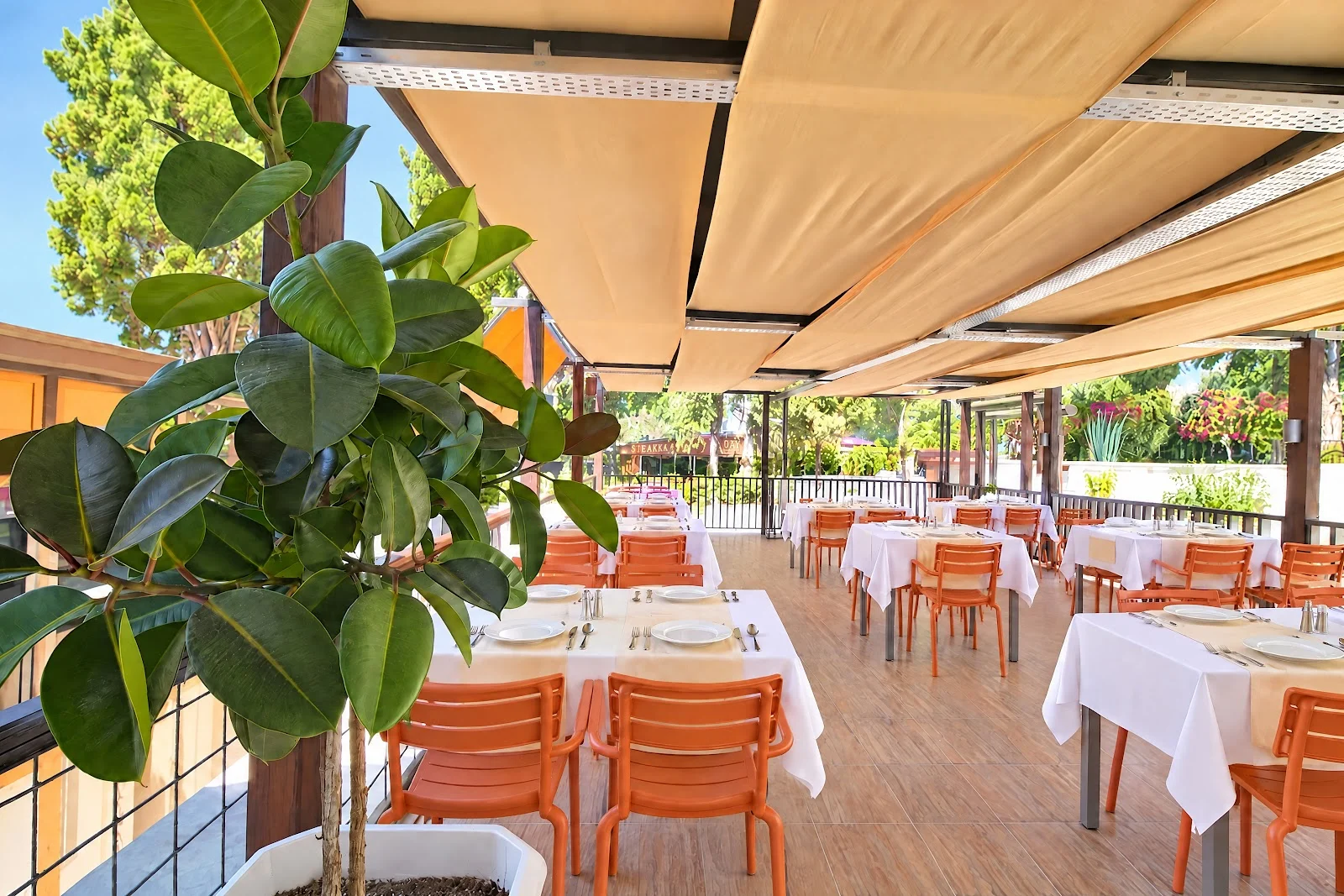 Kale Castle Hotel restoranı